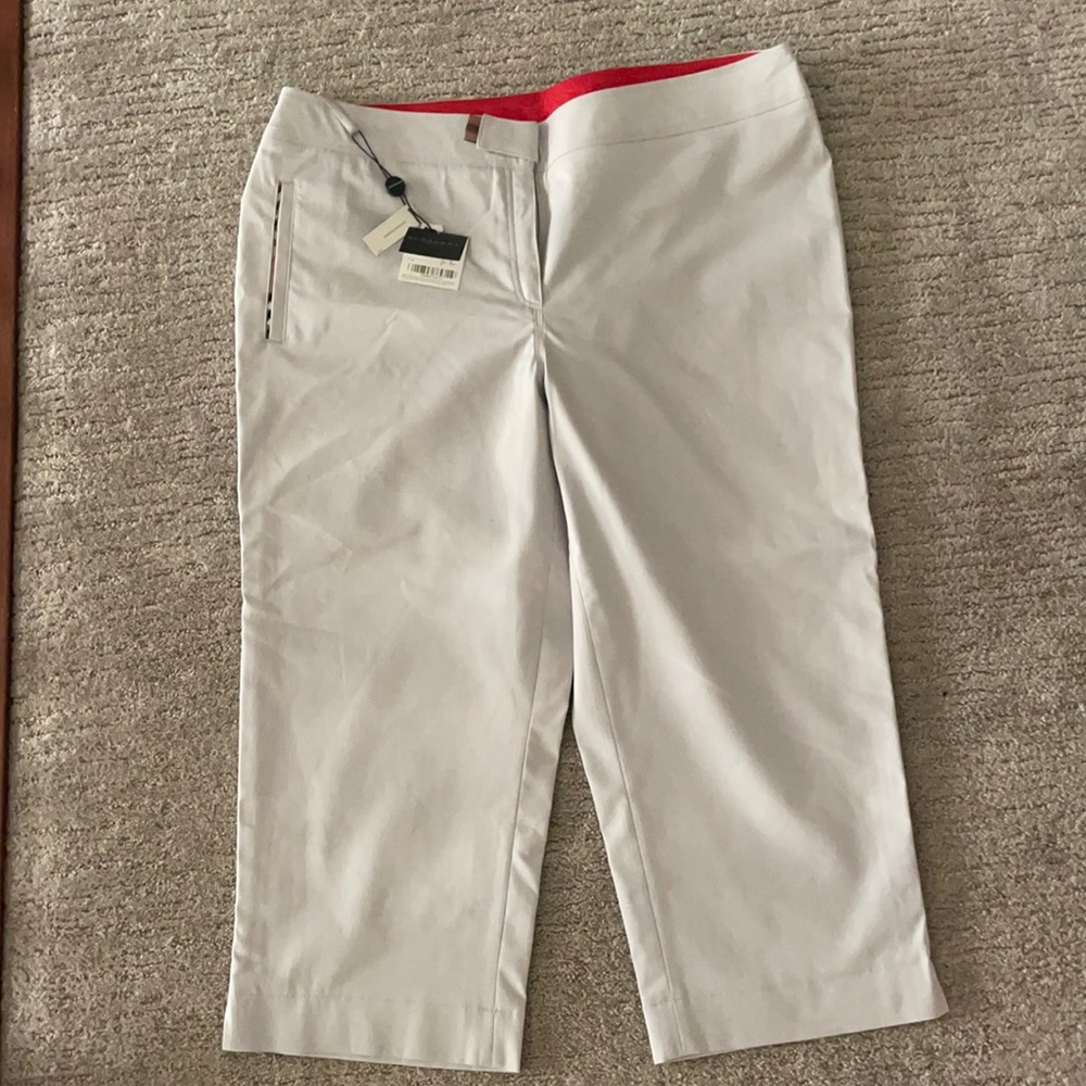 Burberry White Cropped Ankle Pants with Red Waistband
